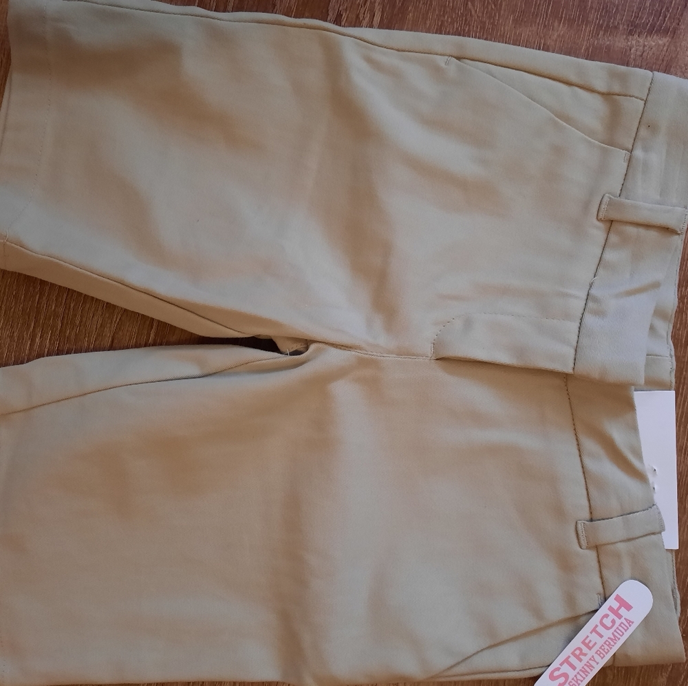 Izod bermuda uniform for Girls, size 6 New!